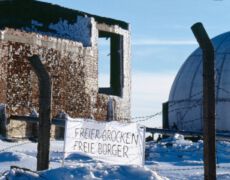 Brocken (1142 m), DEU:
Der Brocken - ein freier Berg. Farbbildband von Hansjoerg Hoerseljau.
Nationalpark, Harz, Brocken, Mittelgebirge, Bildband, Zeitgeschichte
© Hansjoerg Hoerseljau
