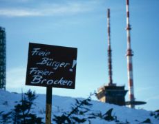 Brocken (1142 m), DEU:
Der Brocken - ein freier Berg. Farbbildband von Hansjoerg Hoerseljau.
Nationalpark, Harz, Brocken, Mittelgebirge, Bildband, Zeitgeschichte
© Hansjoerg Hoerseljau