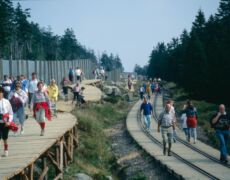 Brocken (1142 m), DEU:
Der Brocken - ein freier Berg. Farbbildband von Hansjoerg Hoerseljau.
Nationalpark, Harz, Brocken, Mittelgebirge, Bildband, Zeitgeschichte
© Hansjoerg Hoerseljau
