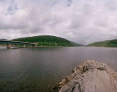 Altenau-Schulenberg, Niedersachsen, 04.07.2005: Okertalsperre im Harz - 360 Grad Panoramafotografie.
Talsperre, Stausee, Ufer, Bruecke, Harz, Wald, waldreich, Tal, Taeler, bewaldet, Waldlandschaft, Fichte, Fichtenwaelder, Landschaft, Oberharz, Mittelgebirge, Sommer, Erholungsgebiet, Fremdenverkehr, Harzwasserwerke, Niedersachsen, Panoramafoto, Panoramafotografie, echte, 360 Grad, Roundshot, Seitz, ungewoehnlich
© www.photoguerilla.com/hoerseljau
050704hh38n06-10