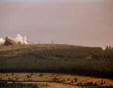 Brocken (1142 m), DEU:
Der Brocken - ein freier Berg. Farbbildband von Hansjoerg Hoerseljau.
Nationalpark, Harz, Brocken, Mittelgebirge, Bildband, Zeitgeschichte
© Hansjoerg Hoerseljau