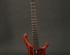 Gerald Marleau, BassGuitars, Sägemüllerstraße 37, 38678 Clausthal-Zellerfeld, +49 (0)5323 - 81747, fax +49 (0)5323 - 987137, email marleaux@marleaux-bass.com
© Hansjoerg Hoerseljau / www.bilderpoesie.de
090104hh5d