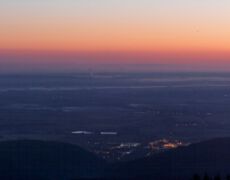 Brocken (1142 m), DEU:
Der Brocken - ein freier Berg. Farbbildband von Hansjoerg Hoerseljau.
Nationalpark, Harz, Brocken, Mittelgebirge, Bildband, Zeitgeschichte
© Hansjoerg Hoerseljau