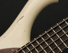 Gerald Marleau, BassGuitars, Sägemüllerstraße 37, 38678 Clausthal-Zellerfeld, +49 (0)5323 - 81747, fax +49 (0)5323 - 987137, email marleaux@marleaux-bass.com
© Hansjoerg Hoerseljau / www.bilderpoesie.de
070418hh5d